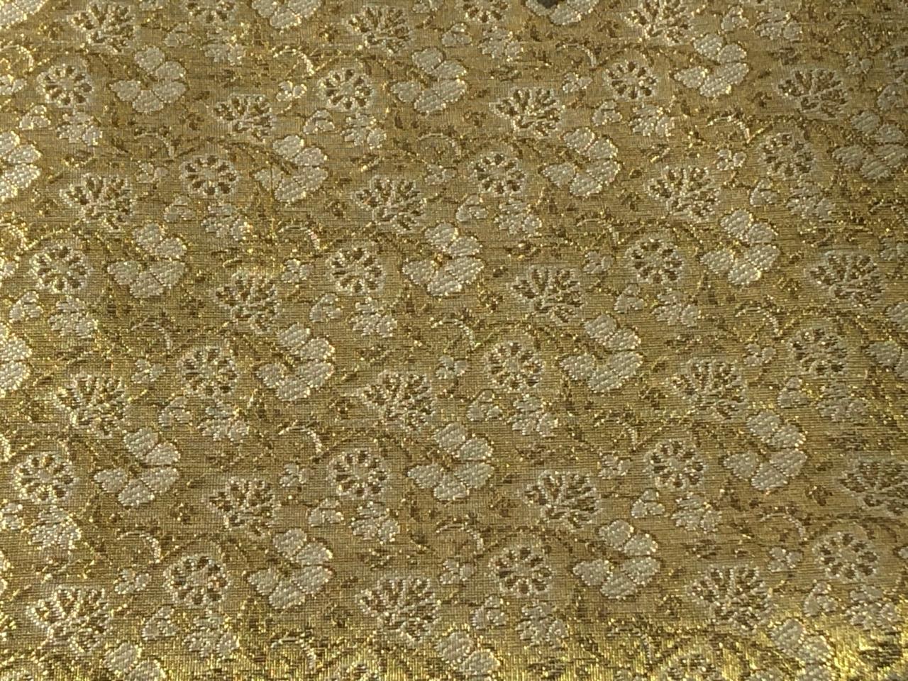 Brocade Fabric VINE Jacquard 3 D EFFECT with metallic gold and white BRO993[3]