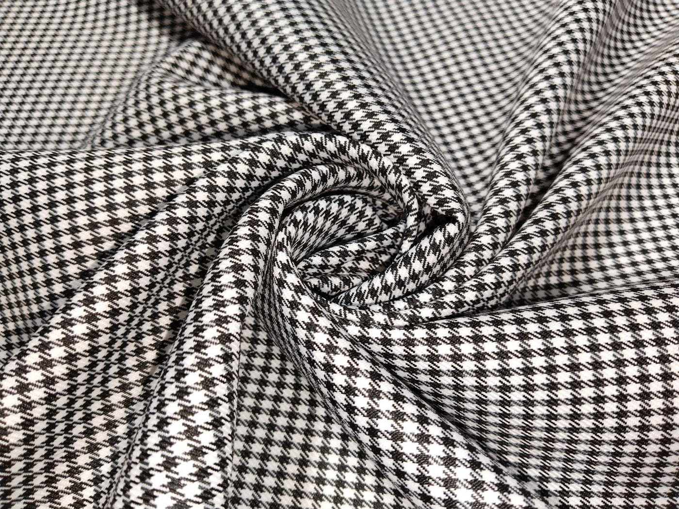 SUITING PLAIDS POLYESTER VISCOSE 58" available in 2 colors tan/black and black/white