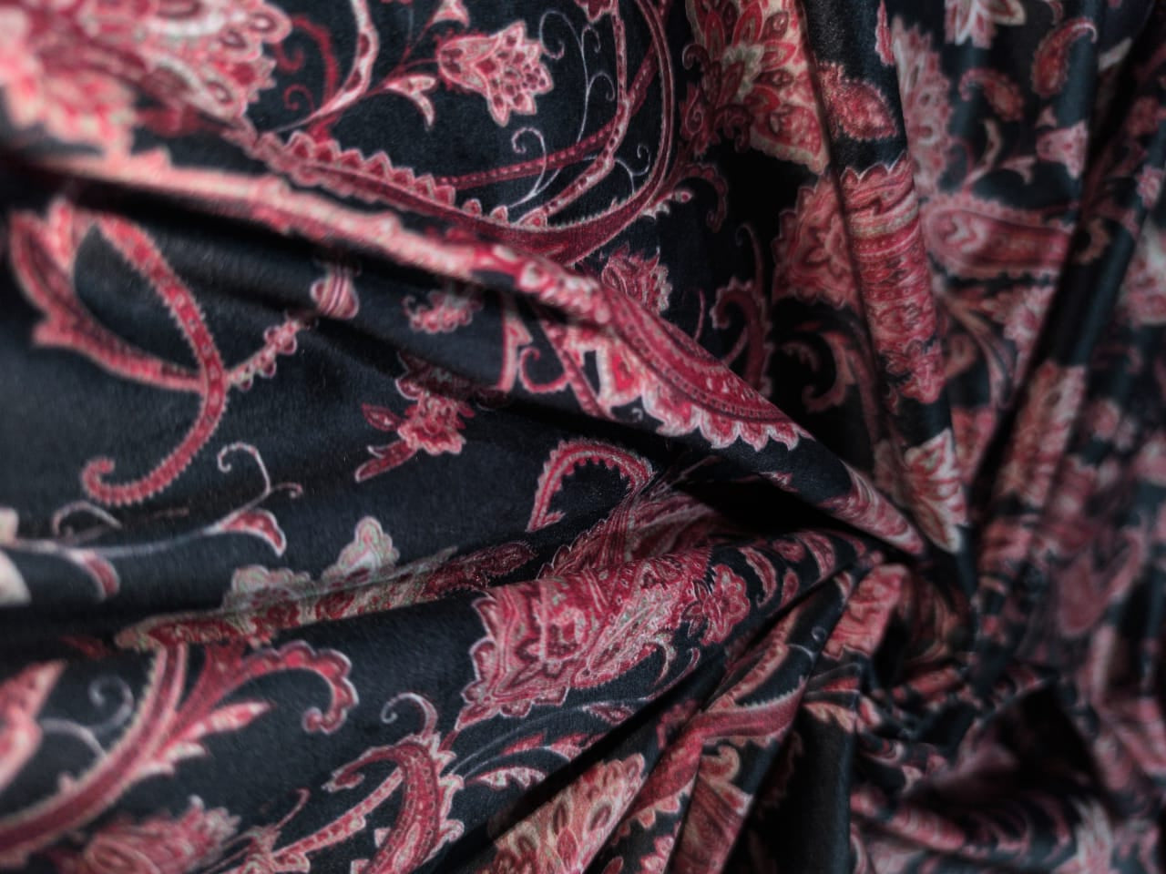 Velvet printed fabric paisley design [16008]