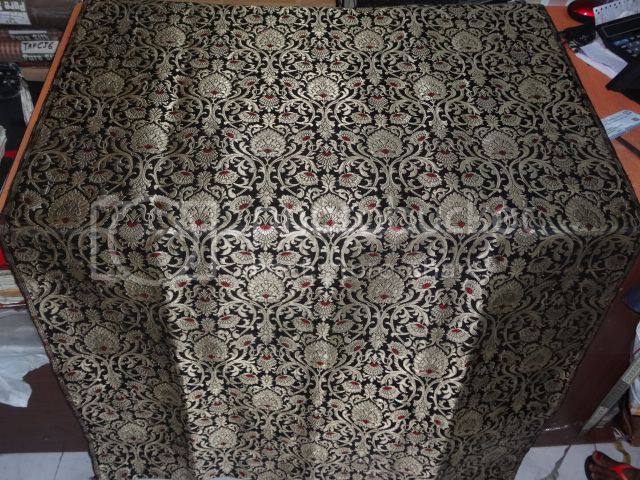 Heavy BROCADE FABRIC Red,Black &amp; Metallic GOLD COLOR