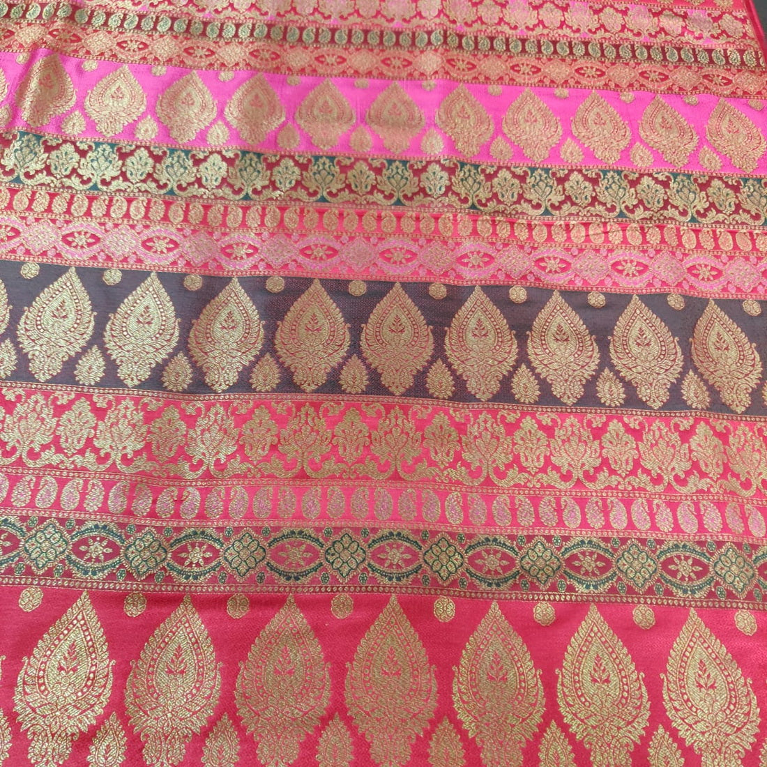 Brocade jacquard Fabric gold/pinkish mauve &amp;metallic gold BRO677[1]